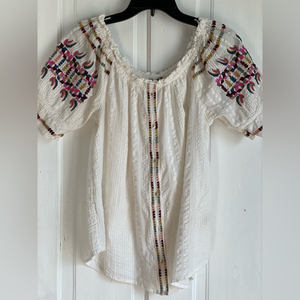 Anthropologie Akemi + Kin White Multicolor Embroidered Top US 6